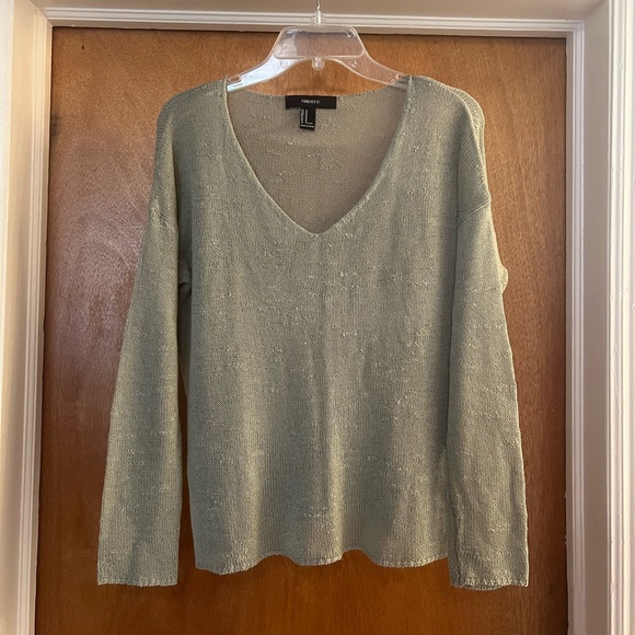 Forever 21 Sweaters - Forever 21 Women’s Green V-neck Long Sleeve Sweater